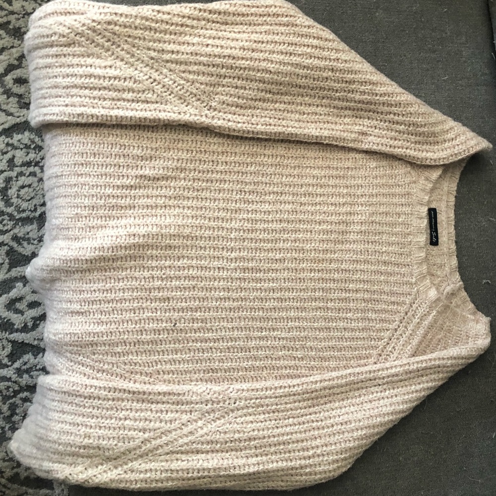 cream american eagle sweater